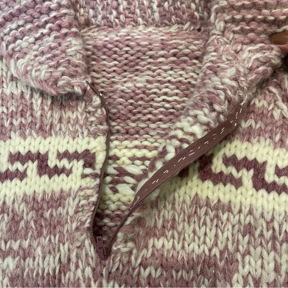 Vintage Cowichan Burgundy Cream Cowl Neck 1/4 Zip Handmade Sweater Kangaroo Pckt - Picture 10 of 12